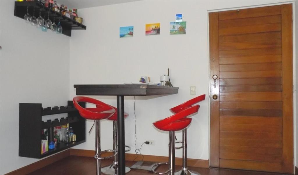 Room And Private Bathroom At Chapinero Alto Богота Екстериор снимка